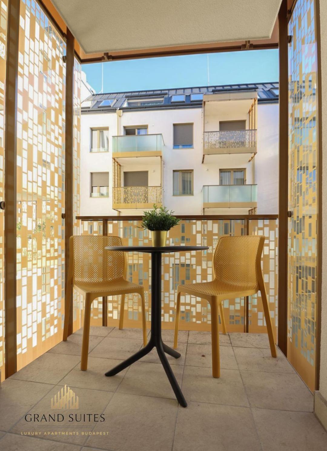 Grand Suites Central Budapest Exterior photo